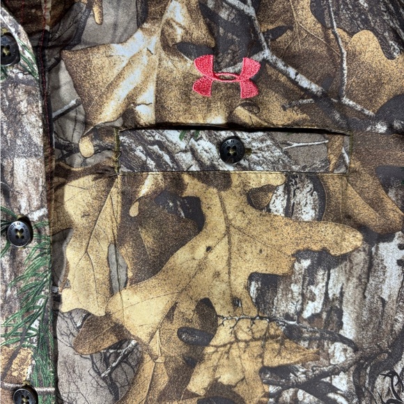 Women’s Under Armour Realtree camo button up shirt L hunting outdoor camouflage - Picture 4 of 6